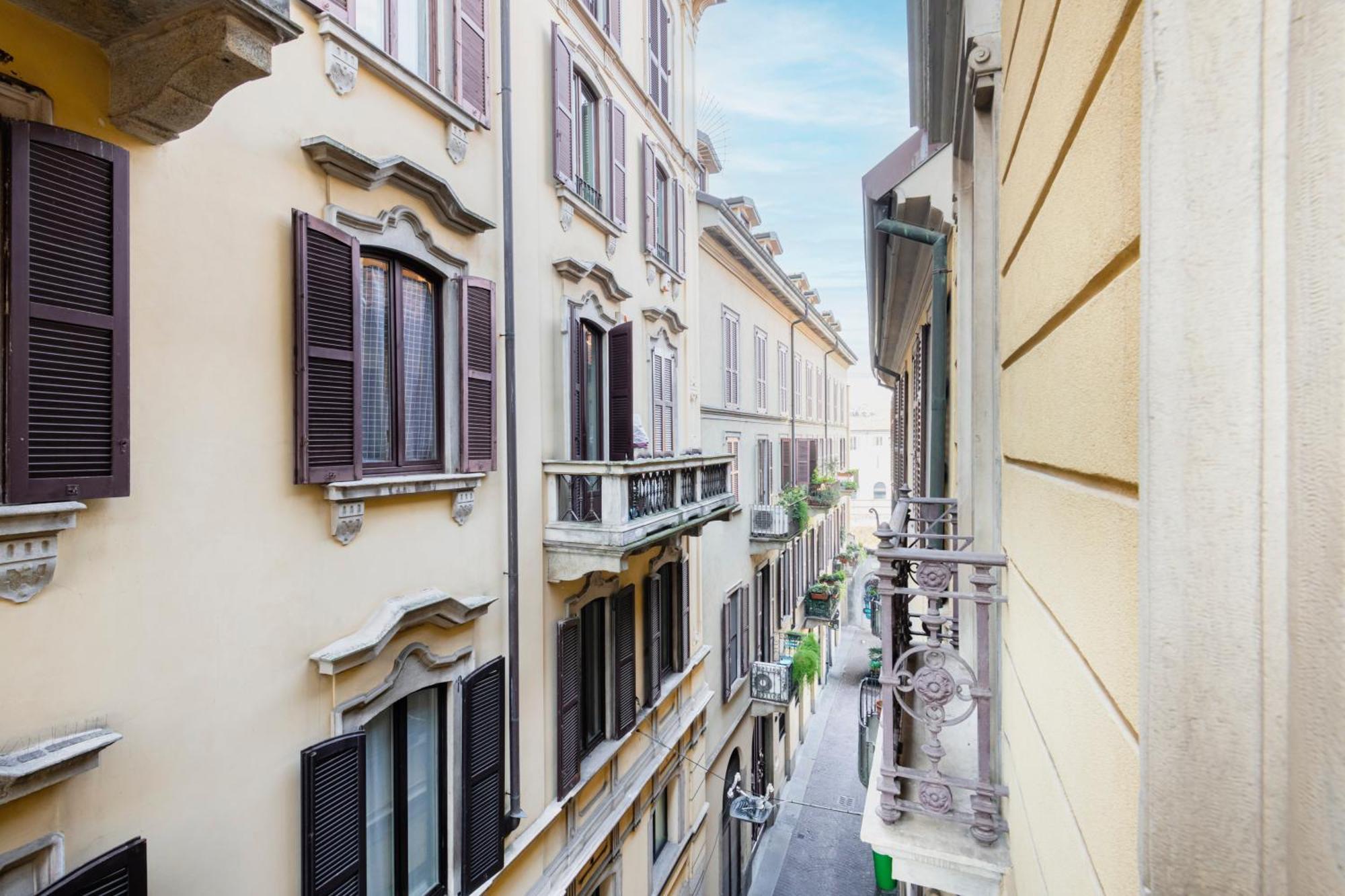 Amazing, New & Fully Furnished Studio In Duomo Milan Bagian luar foto