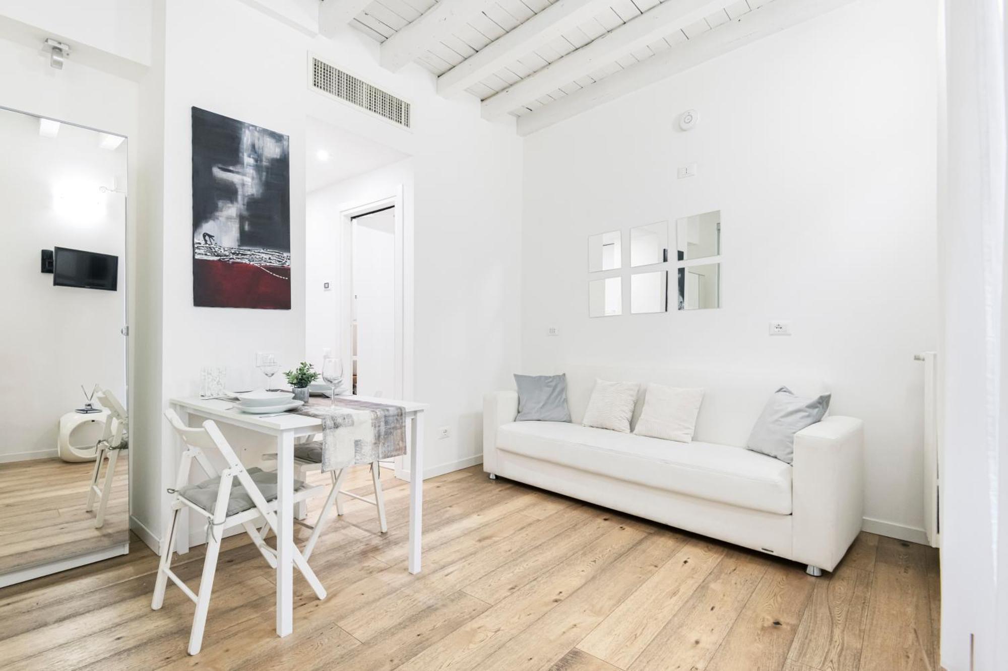 Amazing, New & Fully Furnished Studio In Duomo Milan Bagian luar foto