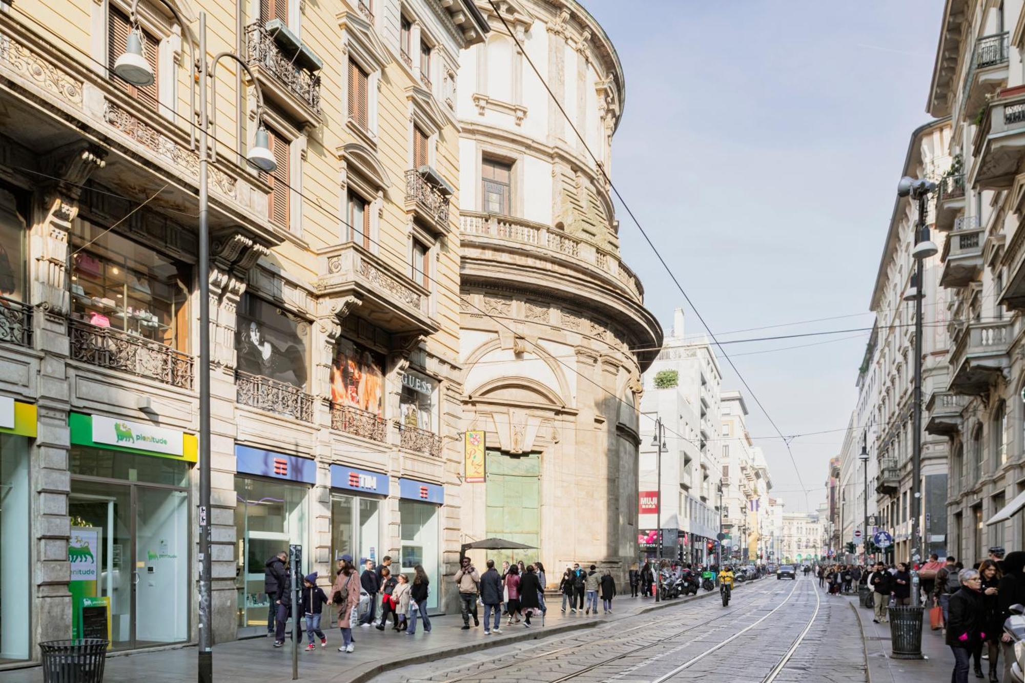 Amazing, New & Fully Furnished Studio In Duomo Milan Bagian luar foto