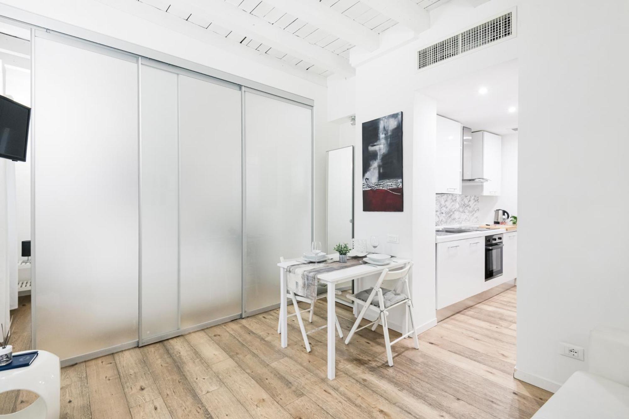 Amazing, New & Fully Furnished Studio In Duomo Milan Bagian luar foto