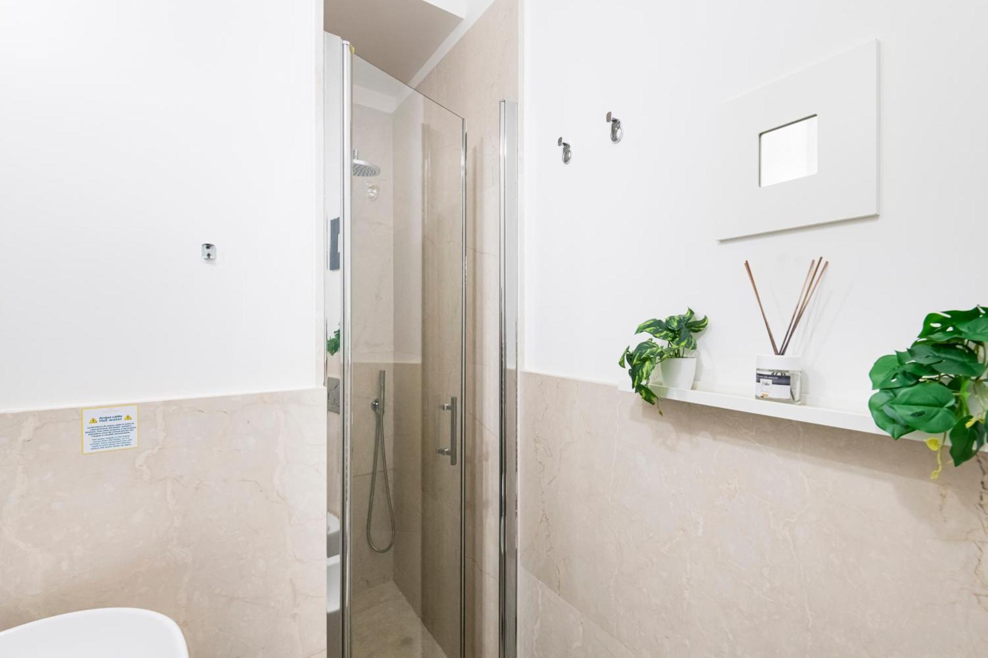 Amazing, New & Fully Furnished Studio In Duomo Milan Bagian luar foto