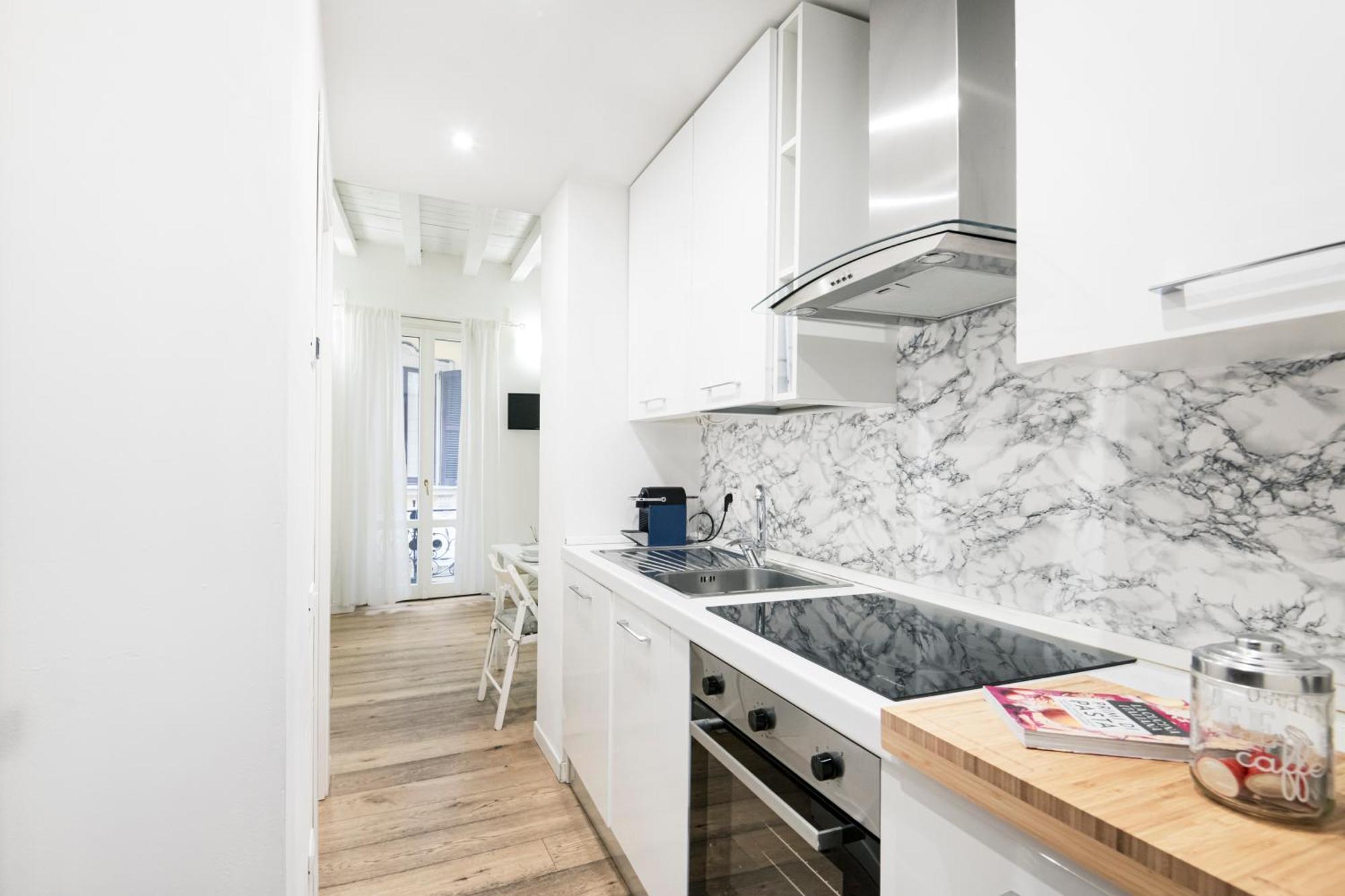 Amazing, New & Fully Furnished Studio In Duomo Milan Bagian luar foto