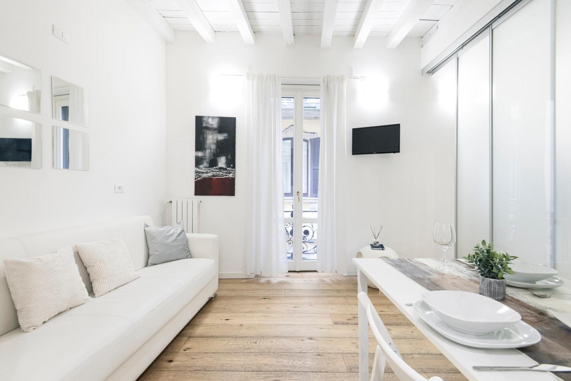 Amazing, New & Fully Furnished Studio In Duomo Milan Bagian luar foto